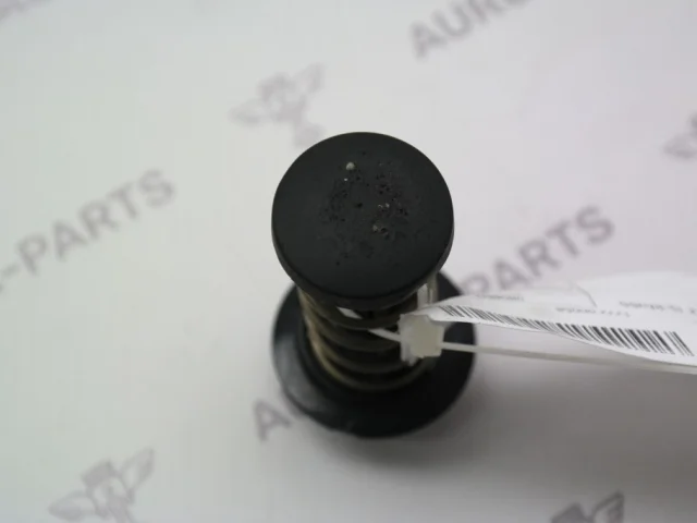 Пружина замка капота для Mercedes-Benz S class W222 2013-2017 на фотографиях