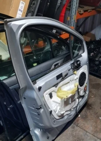 Накладка на дверь передняя левая для Peugeot 308 T7 Хэтчбек 2007-2014 на фотографиях