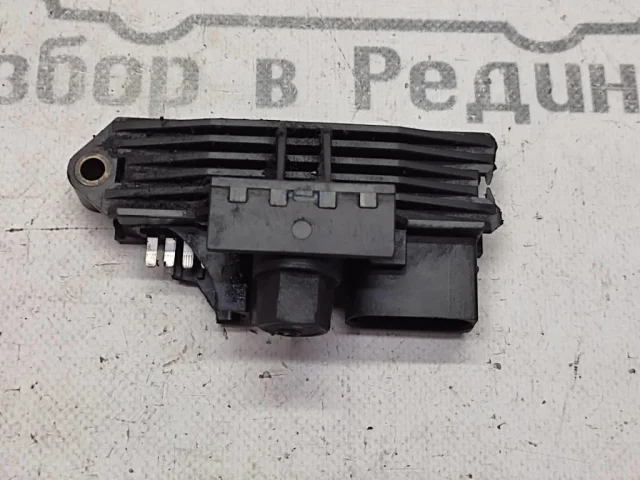 Реле свечей накала для Mercedes-Benz M class W163 1998-2005 на фотографиях