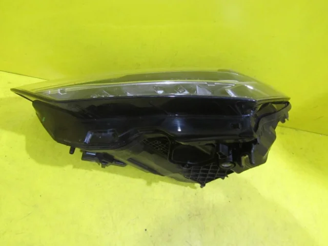 Фары для Audi A7 C8 2018+ на фотографиях