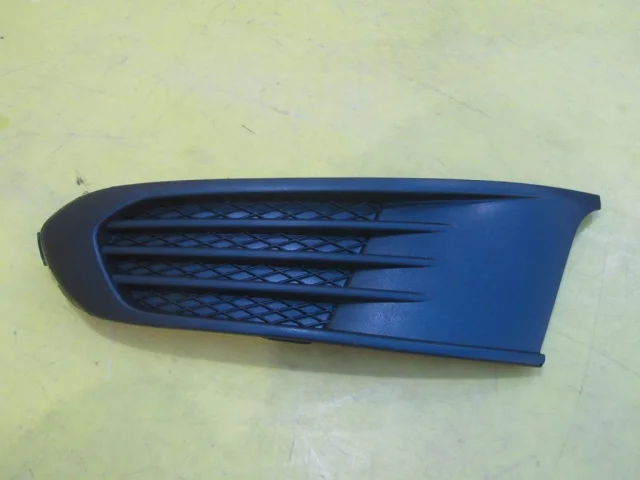 Заглушка ПТФ передняя левая для Volkswagen Polo V (6R) 2009-2014 на фотографиях