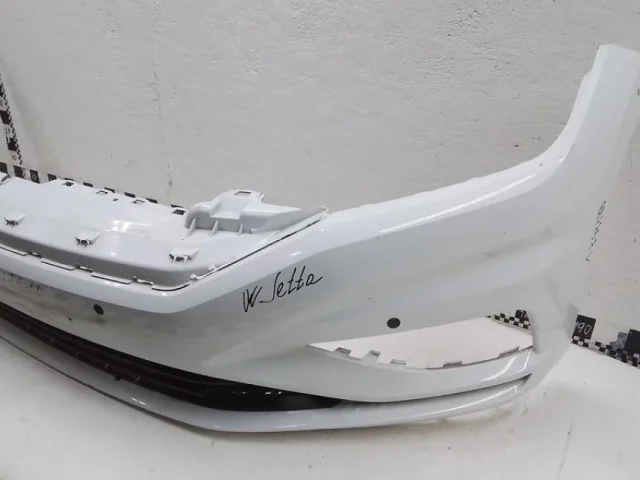 Бампер передний для Volkswagen Jetta 7 2020+ на фотографиях