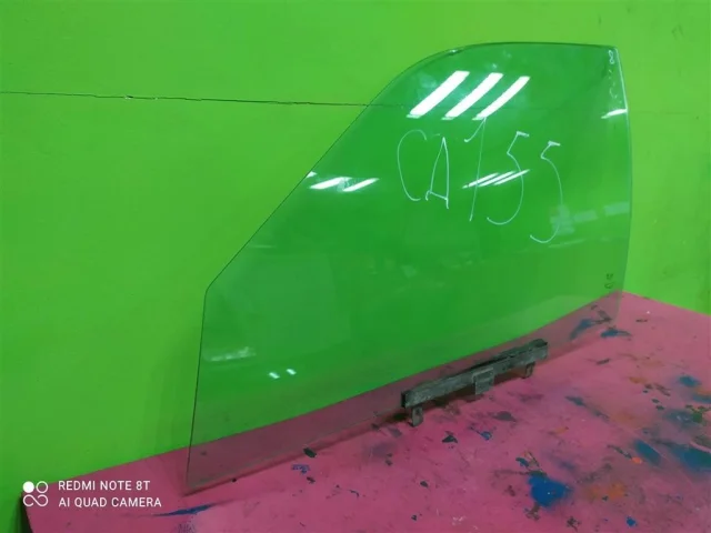 Стекло двери переднее левое для Volkswagen Passat Variant (B4, Typ 3A) 1993-1997 на фотографиях