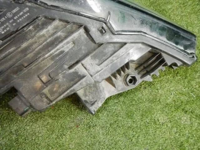 Фара левая для Audi Q8 4M 2018-2023 на фотографиях