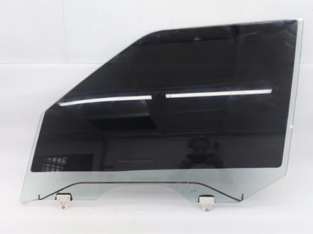 Стекла и зеркала для Infiniti QX 56 2010-2014 на фотографиях