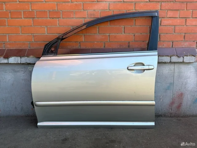 Двери для Toyota Avensis Универсал T250 2003-2008 на фотографиях