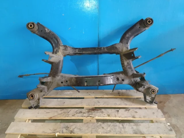 Задняя балка для Nissan Teana J31 2003-2007 на фотографиях