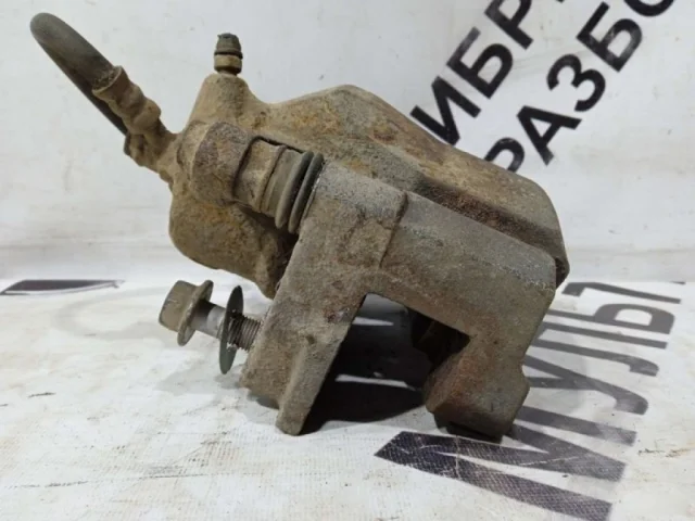 Суппорт передний левый для Lexus IS Седан GSE20,21,25, ALE20 (US, EU) 2006-2013 на фотографиях