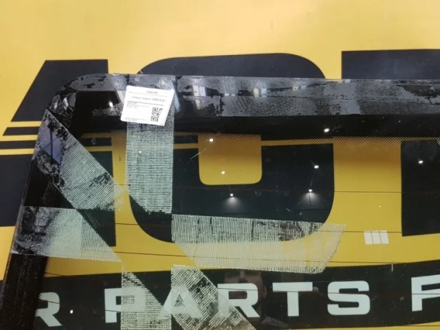 Стекло заднее для BMW 7er Е38 1994-2001 на фотографиях