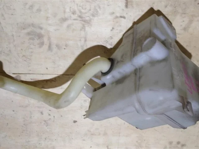 Бачок стеклоомывателя задний для Subaru Legacy Универсал BR/B14 2009-2015 на фотографиях