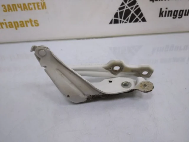 Петля капота левая для Skoda Octavia A7 rest на фотографиях