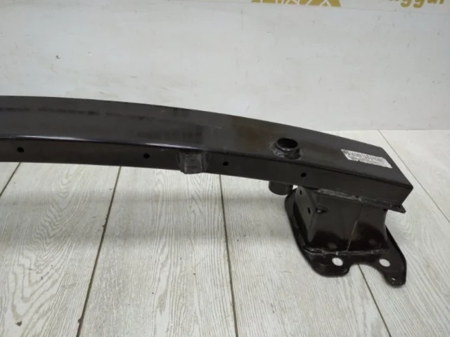 Усилитель бампера передний верхний для Hyundai Tucson NX4 2020+ на фотографиях