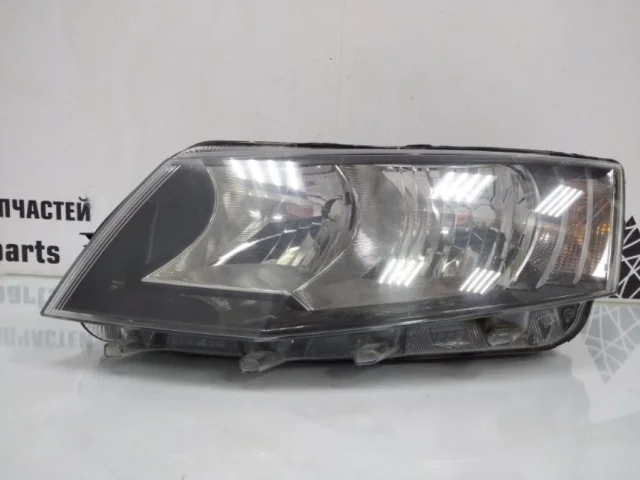 Фара левая для Skoda Octavia A7 Tour на фотографиях