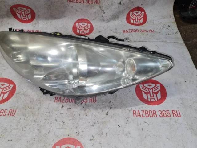 Фара левая для Peugeot 308 SW T7 2007-2014 на фотографиях