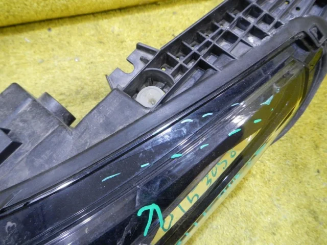 Фары для Infiniti QX 70 2013-2019 на фотографиях