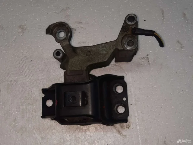 Опора двигателя задняя правая верхняя для Nissan Qashqai J10 2006-2013 на фотографиях