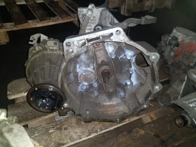 МКПП для Volkswagen Golf III (1H5)Универсал (EU) 1991-2001 на фотографиях