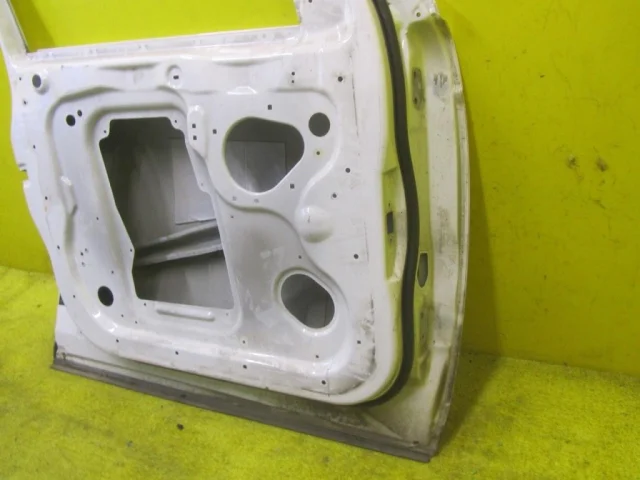 Дверь передняя левая для Land Rover Discovery L319 Rest 2013-2017 на фотографиях