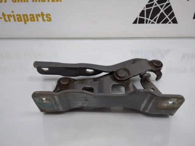 Крепление петли капота для Hyundai Tucson TL 2015-2019 на фотографиях