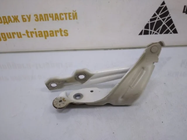 Петля капота левая для Skoda Octavia A7 rest на фотографиях