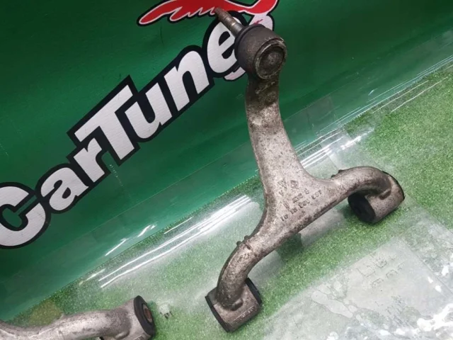Рычаг передний правый верхний для Mercedes-Benz M class W163 1998-2005 на фотографиях
