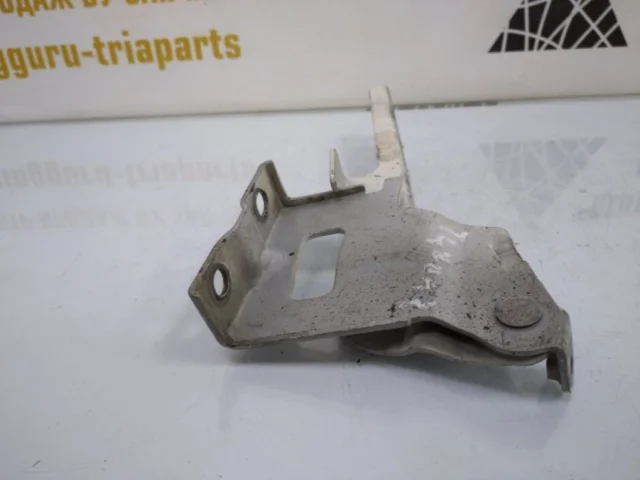 Петля капота левая для Hyundai ix35 1 2009-2013 на фотографиях