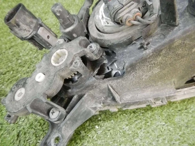 Противотуманка (ПТФ) передняя левая для Kia Cerato YD 2016-2020 rest. на фотографиях