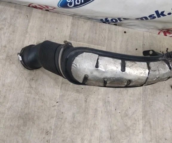 Воздухозаборник для Ford Galaxy CD340 2006-2015 на фотографиях