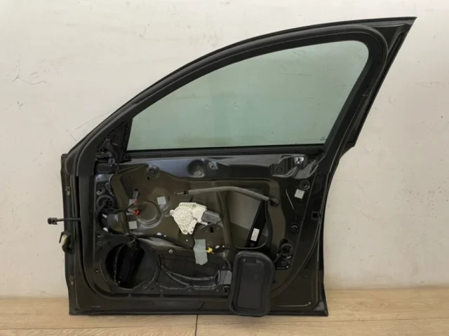 Дверь передняя правая для Audi A6 C7 Avant 2010-2018 на фотографиях