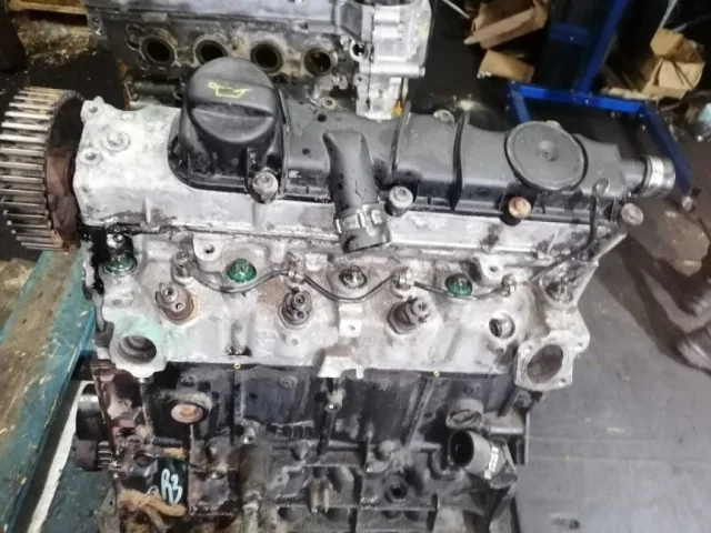 Двигатель без навесного для Citroen Berlingo 1 M49 Минивэн 1996-2002 на фотографиях