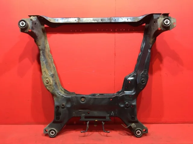 Подрамник двигателя для Ford Galaxy CD340 2006-2015 на фотографиях