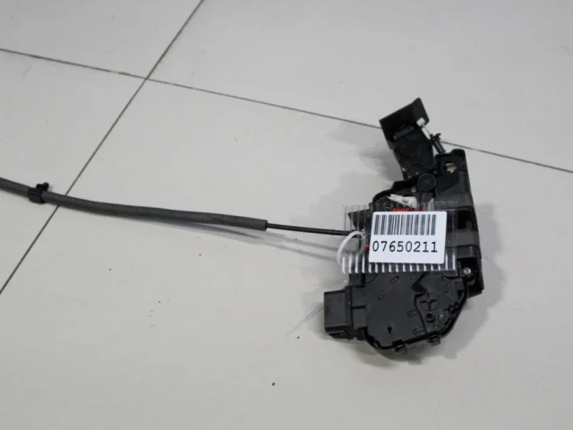 Замок двери задней правой для Ford Galaxy CD340 2006-2015 на фотографиях