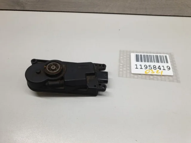 Моторчик корректора фары для BMW 5er G30 2016-2023 на фотографиях