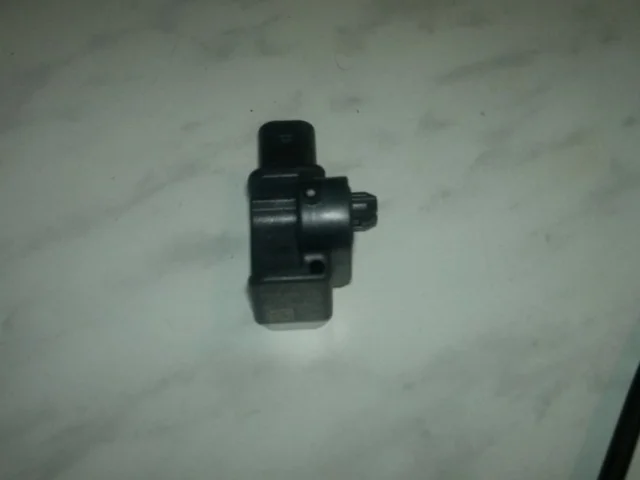 Датчик подушки безопасности для Audi A6 C7 2010-2018 на фотографиях