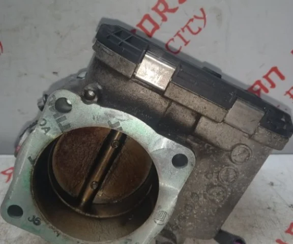 Дроссельная заслонка для Audi A4 B6 Avant 2000-2004 на фотографиях