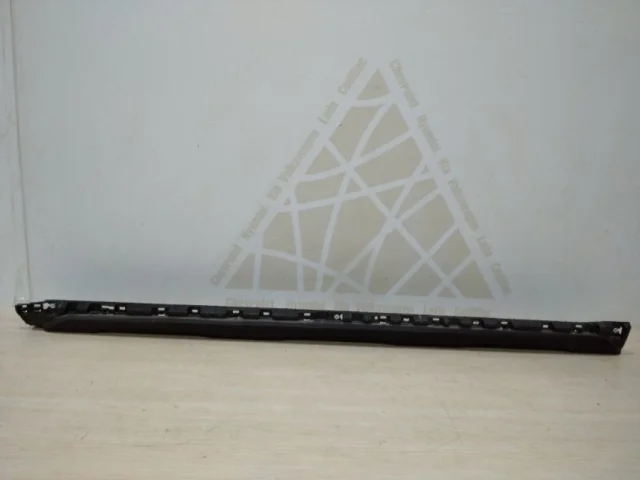 Накладка порога левая для Renault Duster HM 2020+ на фотографиях