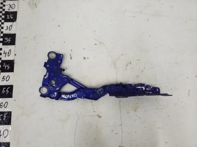 Петля капота левая для BMW 3er G20 2018+ на фотографиях