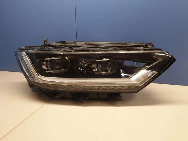 Фары для Volkswagen Passat (B8) Variant 2014-2019 на фотографиях