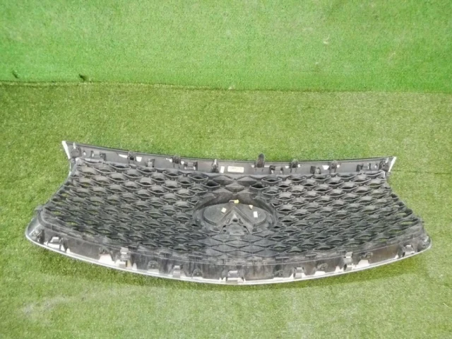 Решетка радиатора для Infiniti QX 80 2013-2022 на фотографиях