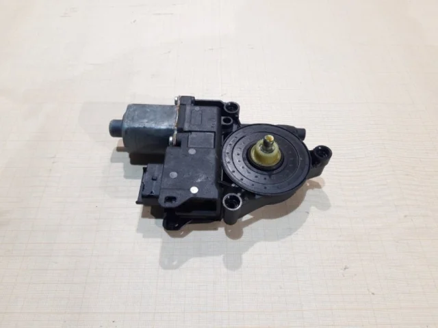 Двери для Peugeot 308 T7 Кабриолет 2009-2015 на фотографиях