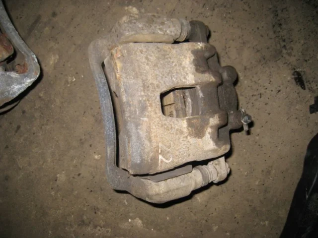 Суппорт передний левый для Kia Rio 3 рестайлинг на фотографиях