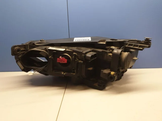 Фары для Volkswagen Passat (B8) Variant 2014-2019 на фотографиях