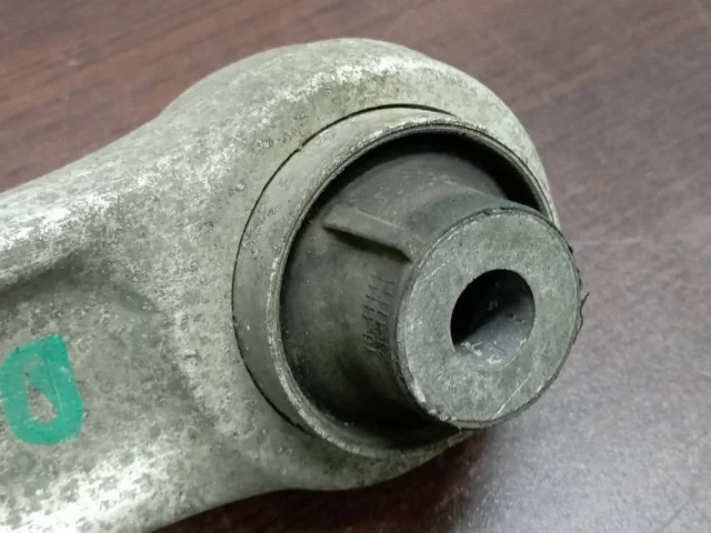 Рычаг передний правый верхний для BMW 5er Ф10 2010-2013 на фотографиях