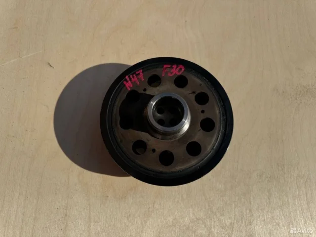 Шкив коленвала для BMW X3 F25 2010-2017 на фотографиях