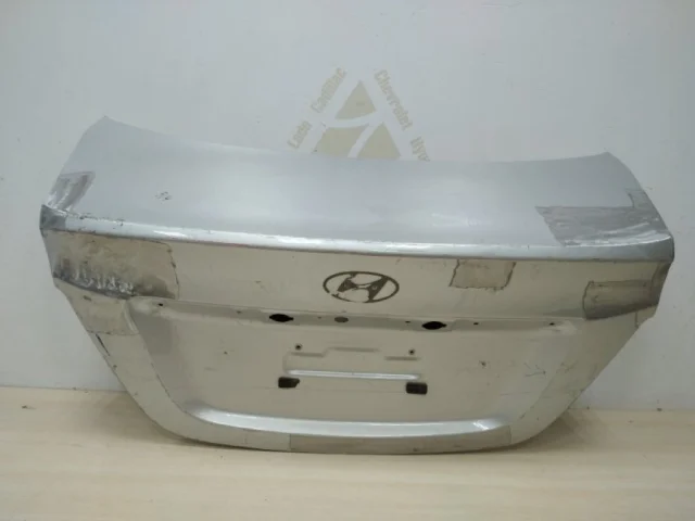 Крышка багажника для Hyundai Accent 4 Седан RB 2010-2017 на фотографиях