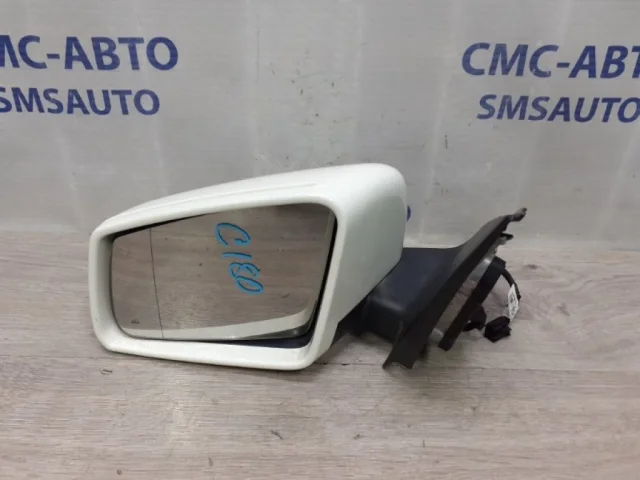 Стекла и зеркала для Mercedes-Benz C class C204 2008-2015 на фотографиях