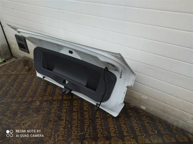 Крышка багажника для Volkswagen Jetta 7 2020+ на фотографиях