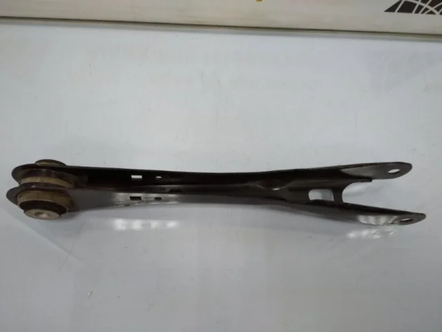 Качающийся рычаг правый для BMW X3 G01 2017-2023 на фотографиях