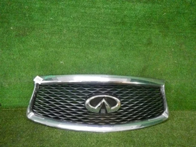 Решетка радиатора для Infiniti QX 80 2013-2022 на фотографиях