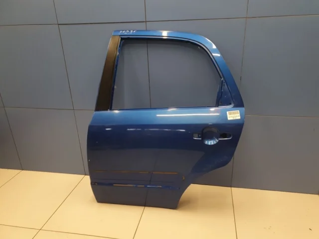 Дверь задняя левая для Suzuki SX4 2006-2009 на фотографиях